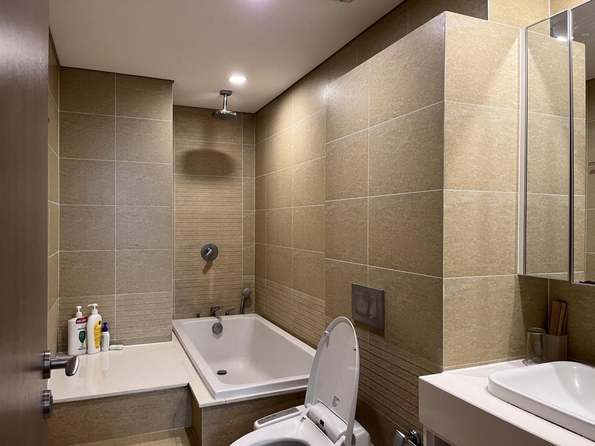 Pangsapuri 81 m² dengan 2 bilik tidur dan 2 bilik mandi peribadi di Daerah Ba Dinh Hanoi Luaran gambar